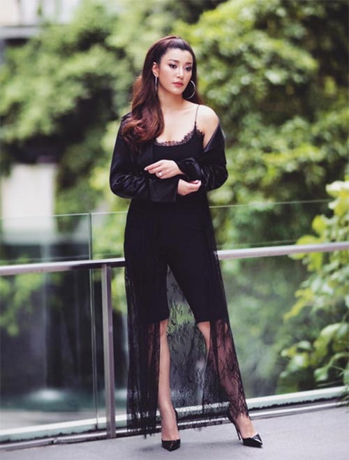 เอมมี่ มรกต เอมมี่ มรกต