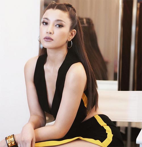 เอมมี่ มรกต เอมมี่ มรกต