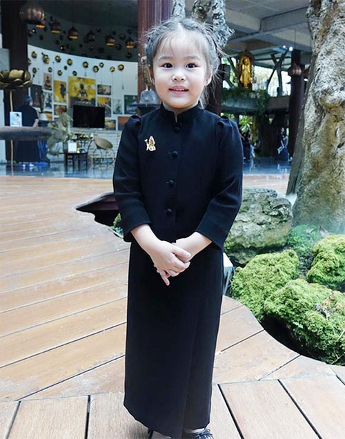 ชุดไทยจิตรลดา ชุดไทยจิตรลดา