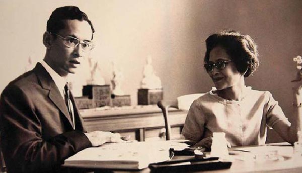 ในหลวง รัชกาลที่ 9 ในหลวง รัชกาลที่ 9