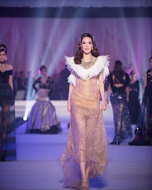 A wait Fasion Show A wait Fasion Show