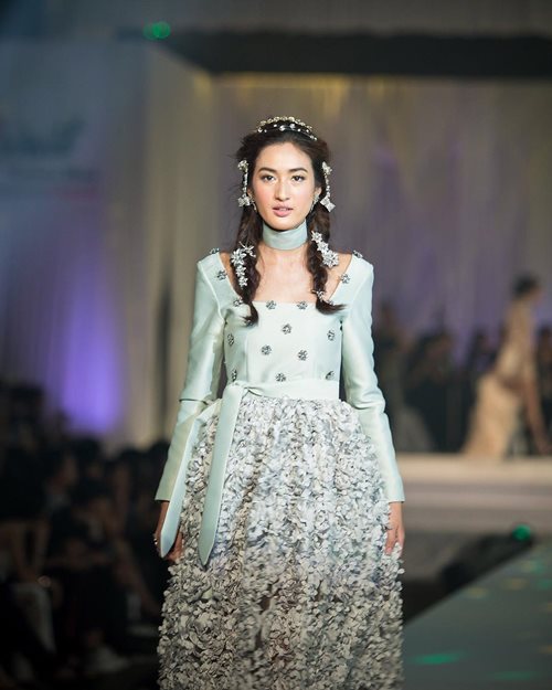 A wait Fasion Show A wait Fasion Show