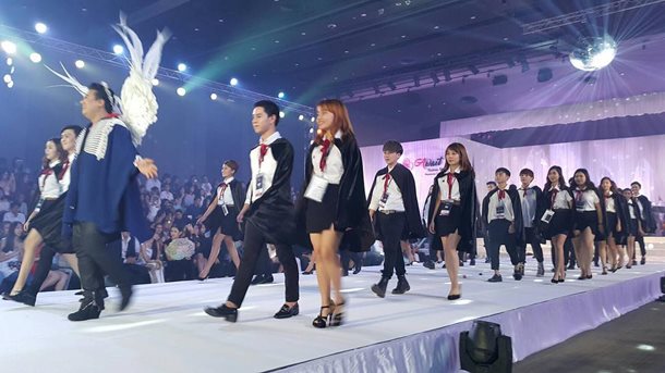 A wait Fasion Show A wait Fasion Show