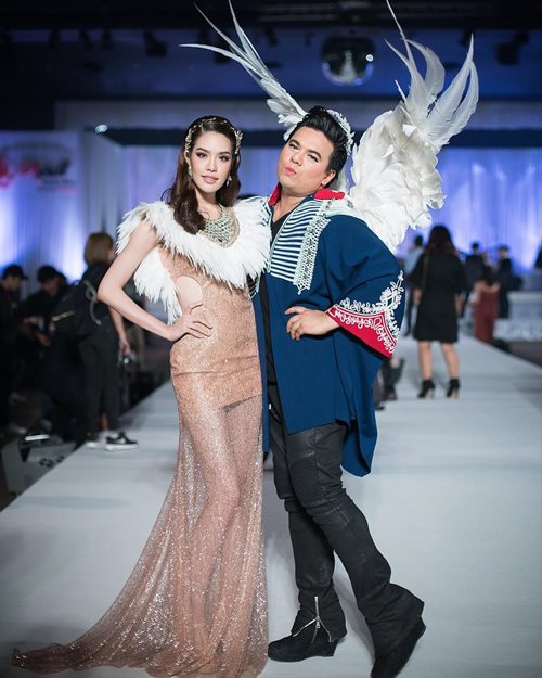 A wait Fasion Show A wait Fasion Show