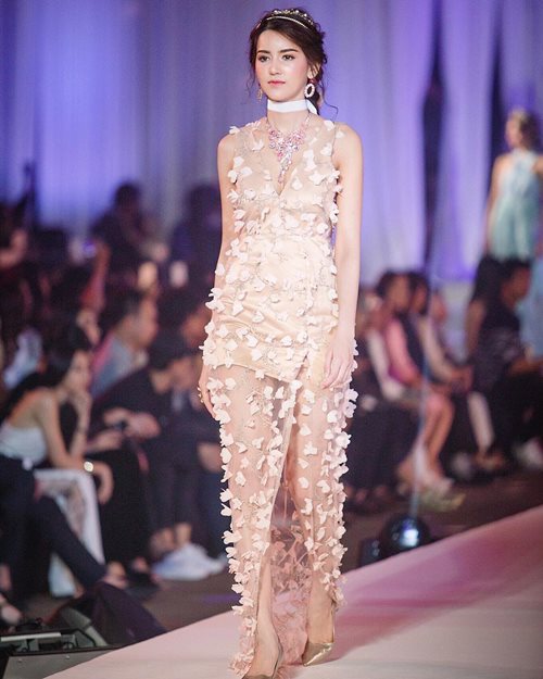 A wait Fasion Show A wait Fasion Show