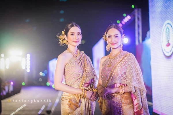 แอฟ แต้ว งานจุฬาฯ 100 ปี แอฟ แต้ว งานจุฬาฯ 100 ปี