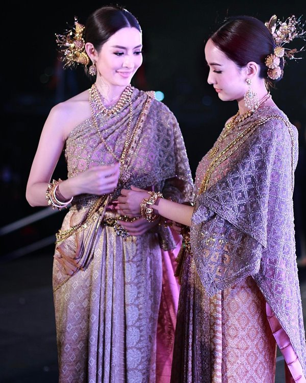 แอฟ แต้ว งานจุฬาฯ 100 ปี แอฟ แต้ว งานจุฬาฯ 100 ปี