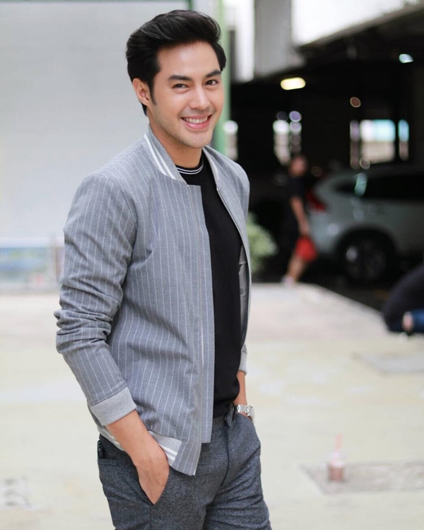 ท็อป จรณ ใบเฟิร์น พิมพ์ชนก ท็อป จรณ ใบเฟิร์น พิมพ์ชนก