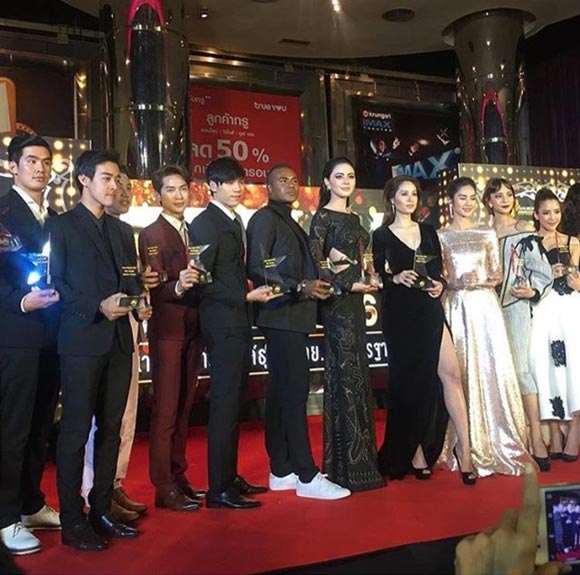แฟชั่นพรมแดง Fever Award 3 แฟชั่นพรมแดง Fever Award 3