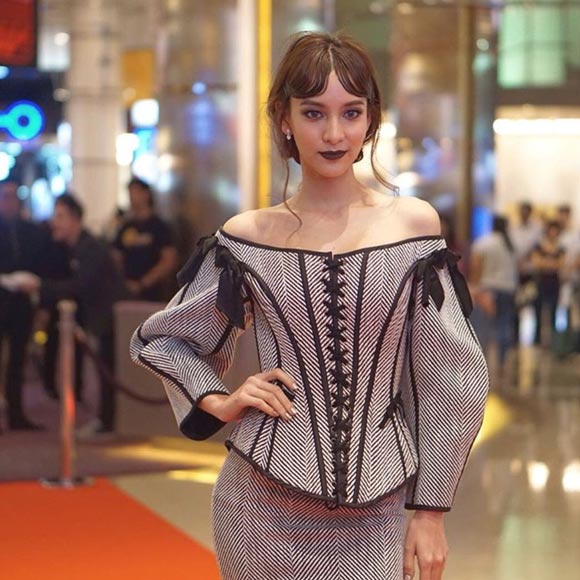 แฟชั่นพรมแดง Fever Award 3 แฟชั่นพรมแดง Fever Award 3