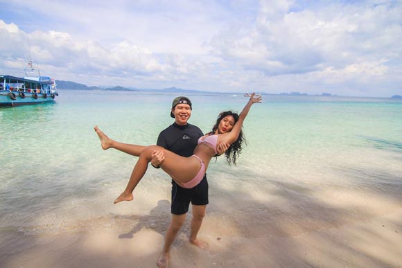 อะตอม ชนกันต์ อะตอม ชนกันต์