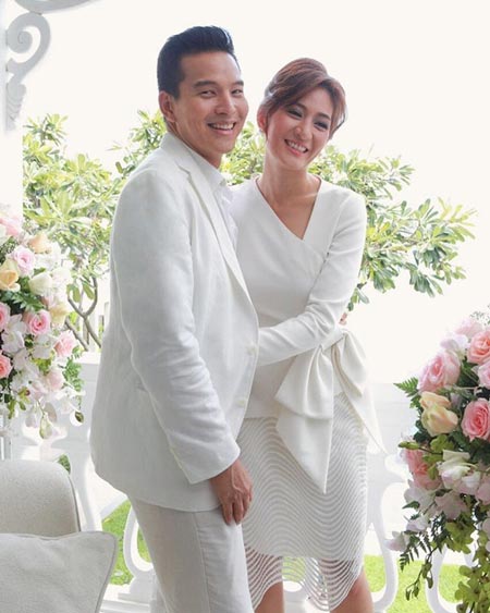 ทิน โชคกมลกิจ ชลลี่ วจนานนท์ แต่งงาน ทิน โชคกมลกิจ ชลลี่ วจนานนท์ แต่งงาน