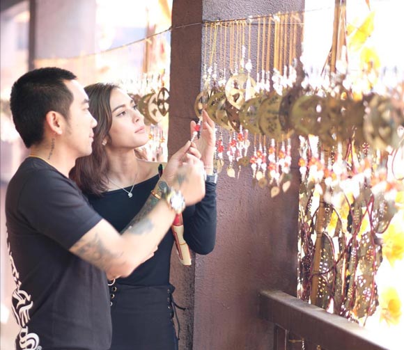 บอล กฤษณะ อุ้ม ลักขณา บอล กฤษณะ อุ้ม ลักขณา