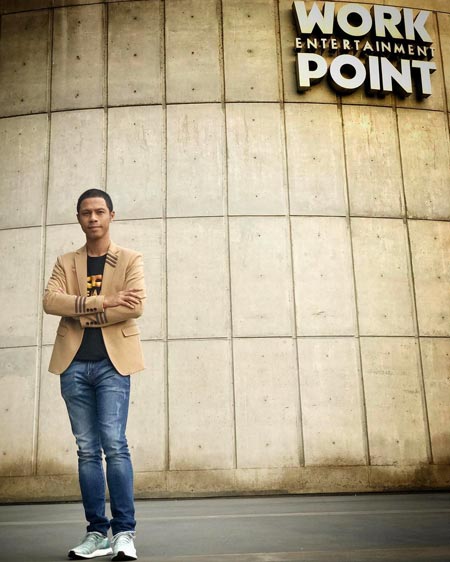 หนึ่ง จักรวาร หนึ่ง จักรวาร