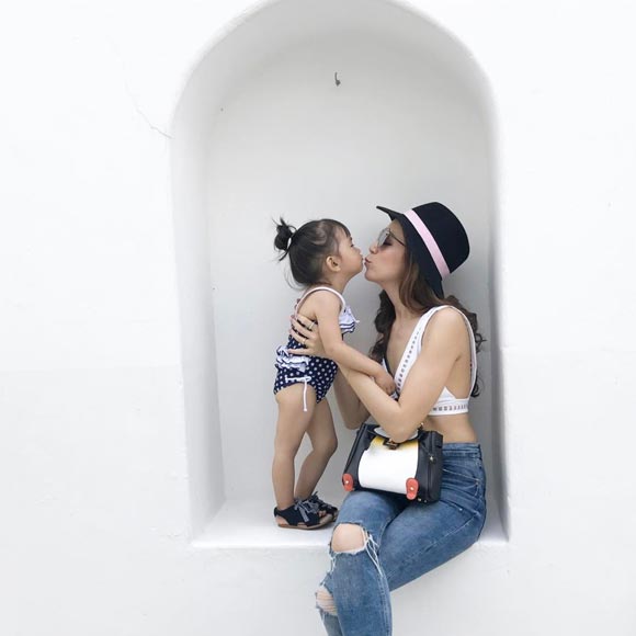 พลอย ชิดจันทร์ พลอย ชิดจันทร์