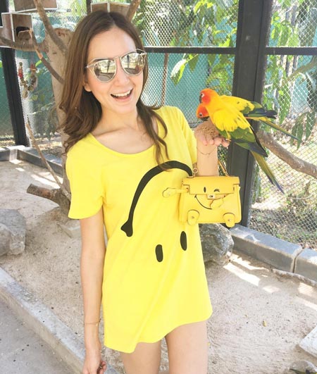 พลอย ชิดจันทร์ พลอย ชิดจันทร์