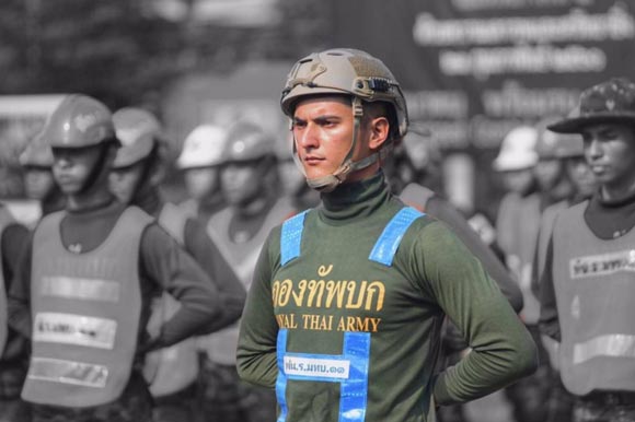 ชิน ชินวุฒ ชิน ชินวุฒ