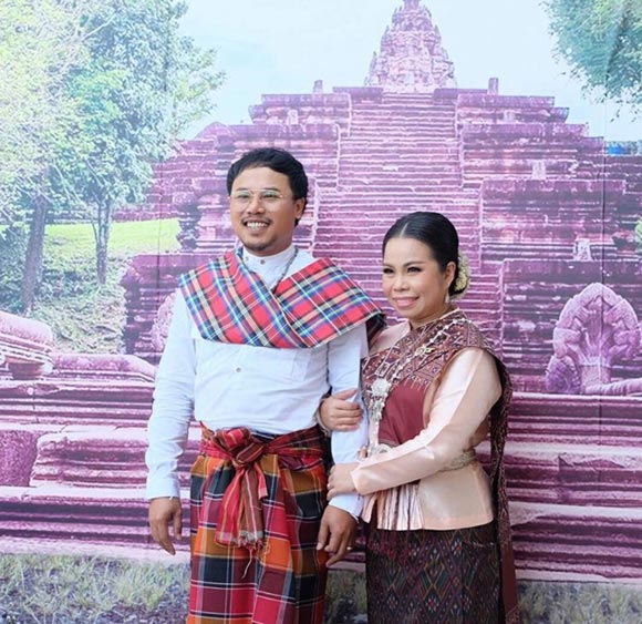 ตุ๊กกี้ ชิงร้อย โพสต์ภาพทำบุญ ท่ามกลางดราม่าบูบู้ ตุ๊กกี้ ชิงร้อย โพสต์ภาพทำบุญ ท่ามกลางดราม่าบูบู้