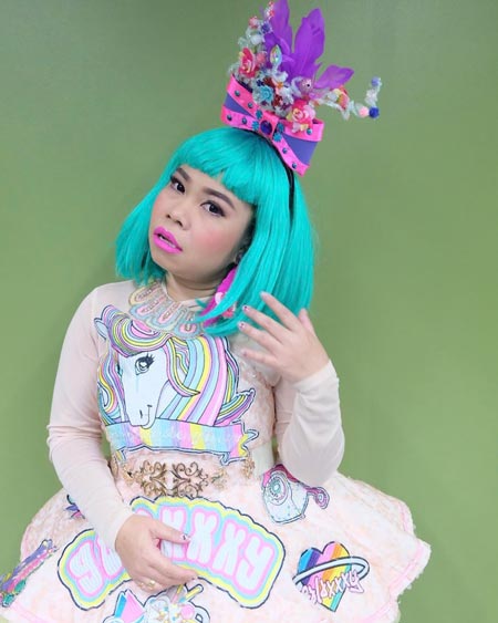 ตุ๊กกี้ ชิงร้อย โพสต์ภาพทำบุญ ท่ามกลางดราม่าบูบู้ ตุ๊กกี้ ชิงร้อย โพสต์ภาพทำบุญ ท่ามกลางดราม่าบูบู้