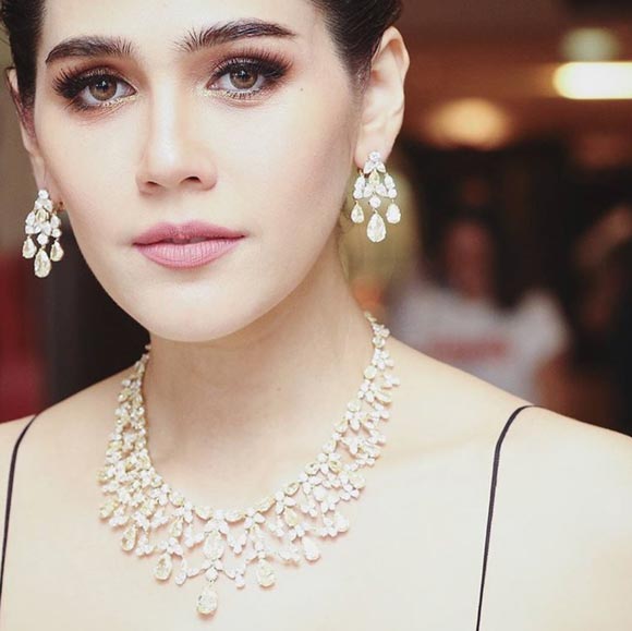 ชมพู่ อารยา ชมพู่ อารยา