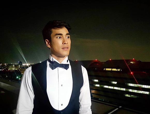 ณเดชน์ ญาญ่า พุดเดิ้ล ปาจรีย์ ณเดชน์ ญาญ่า พุดเดิ้ล ปาจรีย์