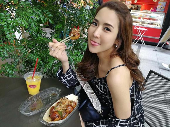 จั๊กจั่น อคัมย์สิริ จั๊กจั่น อคัมย์สิริ