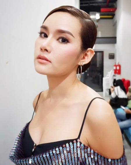 หญิง รฐา ตุลย์ ตุลยเทพ หญิง รฐา ตุลย์ ตุลยเทพ