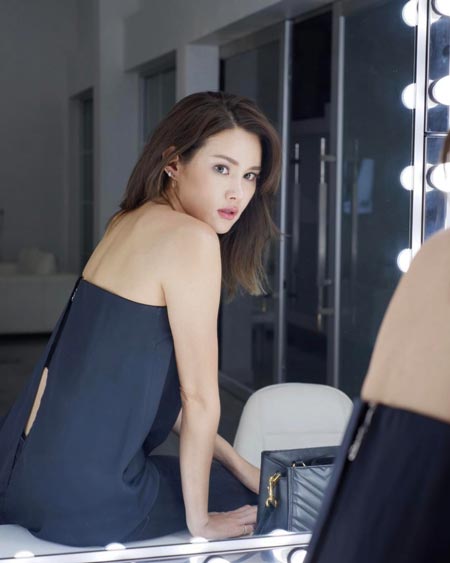 หญิง รฐา ตุลย์ ตุลยเทพ หญิง รฐา ตุลย์ ตุลยเทพ