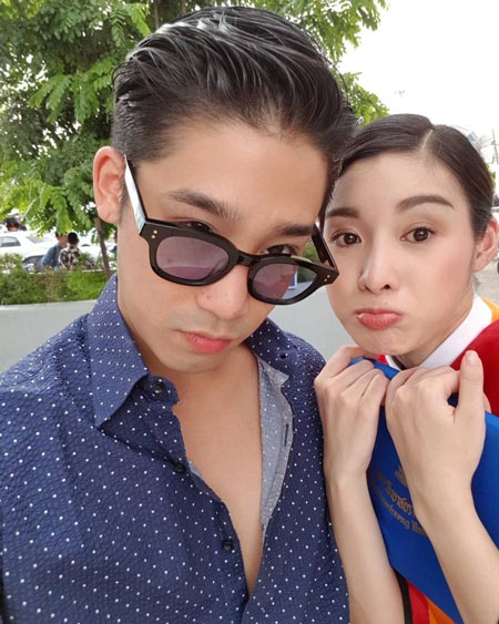 โฟร์ พิชญ์ โฟร์ พิชญ์