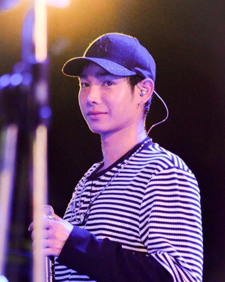 เป๊ก ผลิตโชค เป๊ก ผลิตโชค