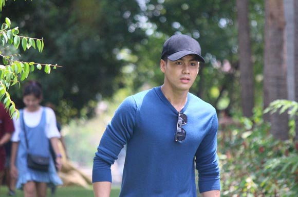 อุ๊บ วิริยะ เพ็ชร ฐกฤต อุ๊บ วิริยะ เพ็ชร ฐกฤต