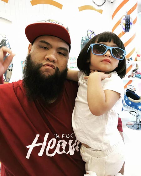 กอล์ฟ ฟักกลิ้ง ฮีโร่ สอน น้องชูใจ กอล์ฟ ฟักกลิ้ง ฮีโร่ สอน น้องชูใจ