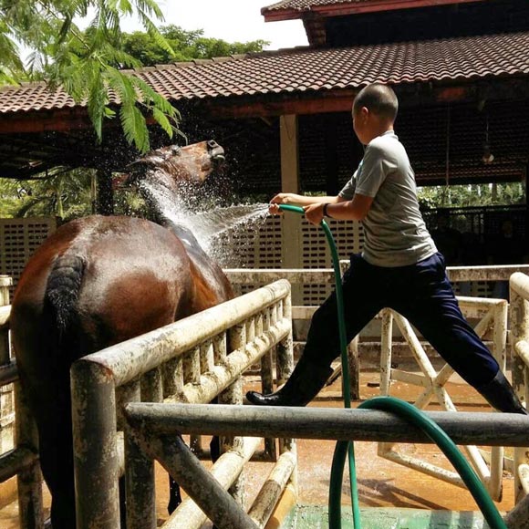 น้องปราบ ลูกชาย สู่ขวัญ บูลกุล น้องปราบ ลูกชาย สู่ขวัญ บูลกุล