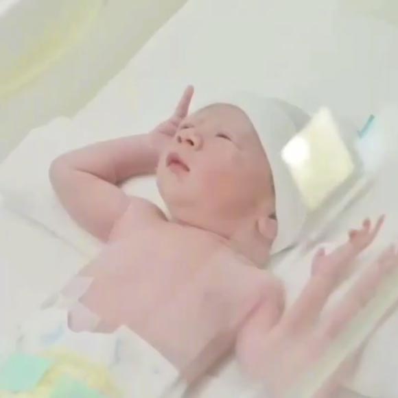 น้องสายฟ้า น้องพายุ ลูกชมพู่ อารยา น้องสายฟ้า น้องพายุ ลูกชมพู่ อารยา
