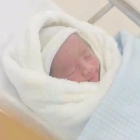 น้องสายฟ้า น้องพายุ ลูกชมพู่ อารยา น้องสายฟ้า น้องพายุ ลูกชมพู่ อารยา