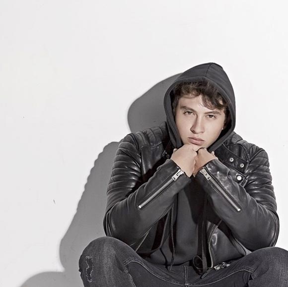 กวิน ดูวาล กวิน ดูวาล