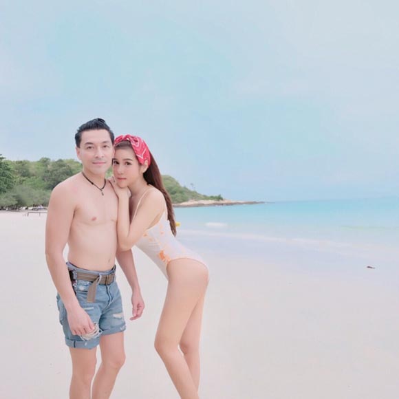 ปู แบล็คเฮด นุ๊กซี่ ปู แบล็คเฮด นุ๊กซี่