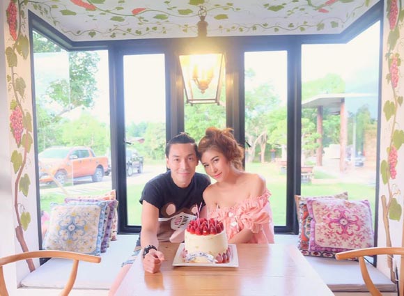 ปู แบล็คเฮด นุ๊กซี่ ปู แบล็คเฮด นุ๊กซี่