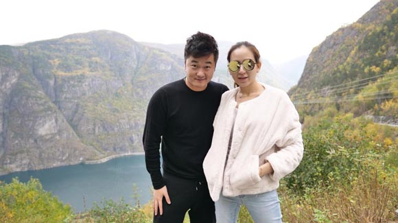 พลอย ชิดจันทร์ พลอย ชิดจันทร์