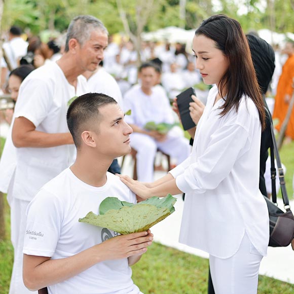 ชิน ชินวุฒิ กวินท์ ดูวาล ทนงศักดิ์ อุปสมบทหมู่ถวายในหลวง ร.9 ชิน ชินวุฒิ กวินท์ ดูวาล ทนงศักดิ์ อุปสมบทหมู่ถวายในหลวง ร.9