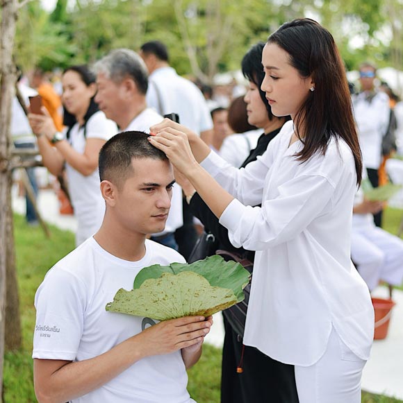ชิน ชินวุฒิ กวินท์ ดูวาล ทนงศักดิ์ อุปสมบทหมู่ถวายในหลวง ร.9 ชิน ชินวุฒิ กวินท์ ดูวาล ทนงศักดิ์ อุปสมบทหมู่ถวายในหลวง ร.9