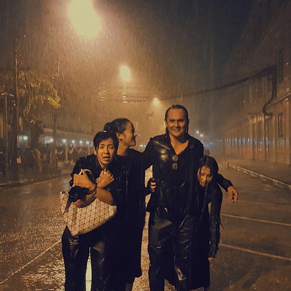 เปิ้ล หัทยา เผยประชาชนทนได้ เพื่อได้กราบลาพ่อหลวง ร.9 เปิ้ล หัทยา เผยประชาชนทนได้ เพื่อได้กราบลาพ่อหลวง ร.9