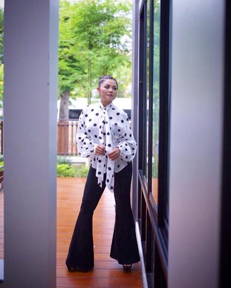 ตั๊กแตน ชลลดา ตั๊กแตน ชลลดา