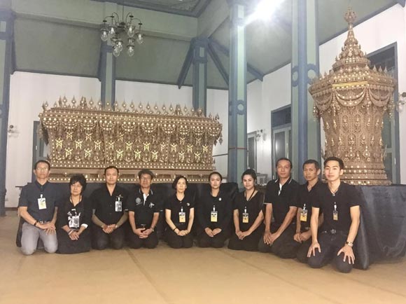 ตุ๊ก เดือนเต็ม ตุ๊ก เดือนเต็ม