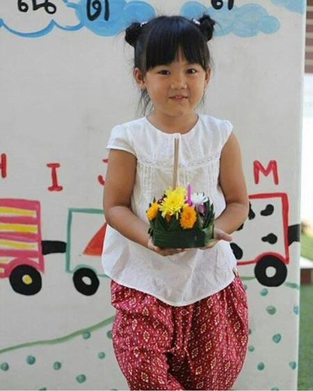 ลูกดารา แต่งชุดไทย วันลอยกระทง ลูกดารา แต่งชุดไทย วันลอยกระทง