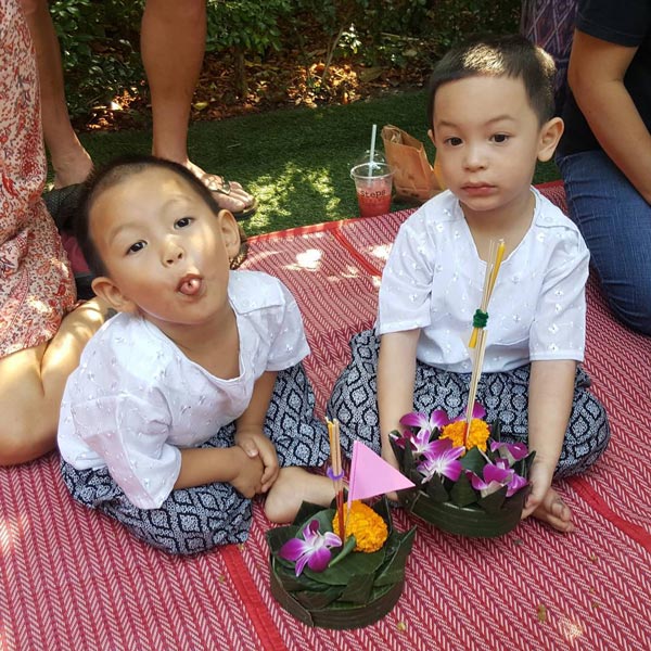 ลูกดารา แต่งชุดไทย วันลอยกระทง ลูกดารา แต่งชุดไทย วันลอยกระทง