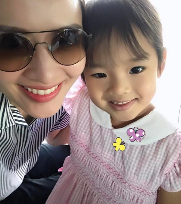 แอฟ สงกรานต์ น้องปีใหม่ แอฟ สงกรานต์ น้องปีใหม่