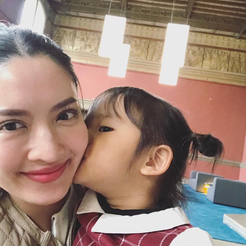 แอฟ สงกรานต์ น้องปีใหม่ แอฟ สงกรานต์ น้องปีใหม่