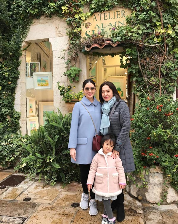 แอฟ สงกรานต์ น้องปีใหม่ แอฟ สงกรานต์ น้องปีใหม่