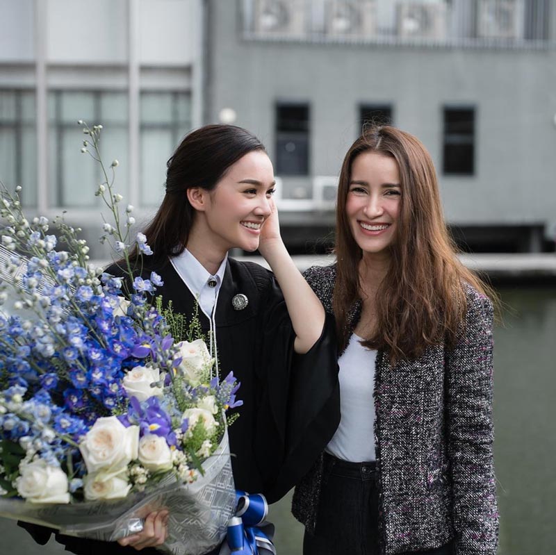 เดียร์น่า ฟลีโป รับปริญญา เดียร์น่า ฟลีโป รับปริญญา